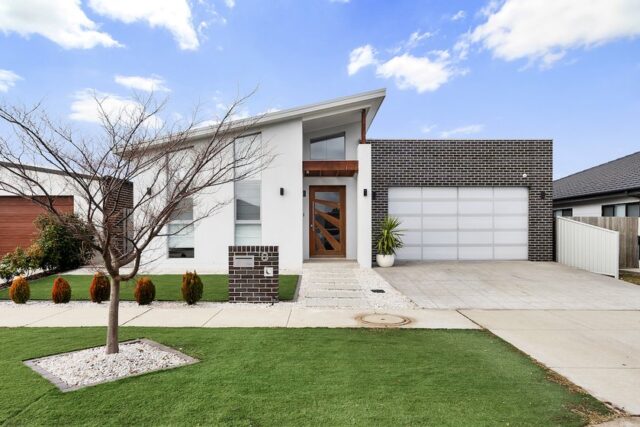 8 Helmrich StreetMoncrieff ACT 2914